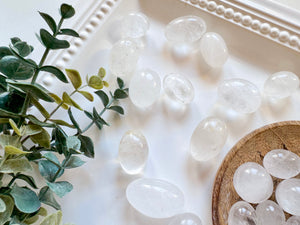 Clear Quartz Round Tumbled Stone