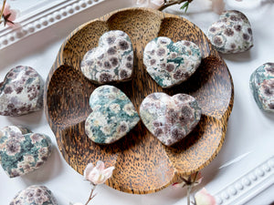 Green Cherry Blossom Agate Heart || Brazil