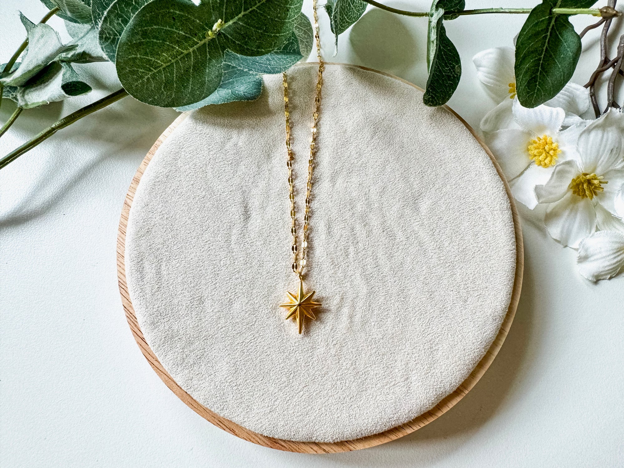 Dainty Gold Sun Necklace - Sun Star