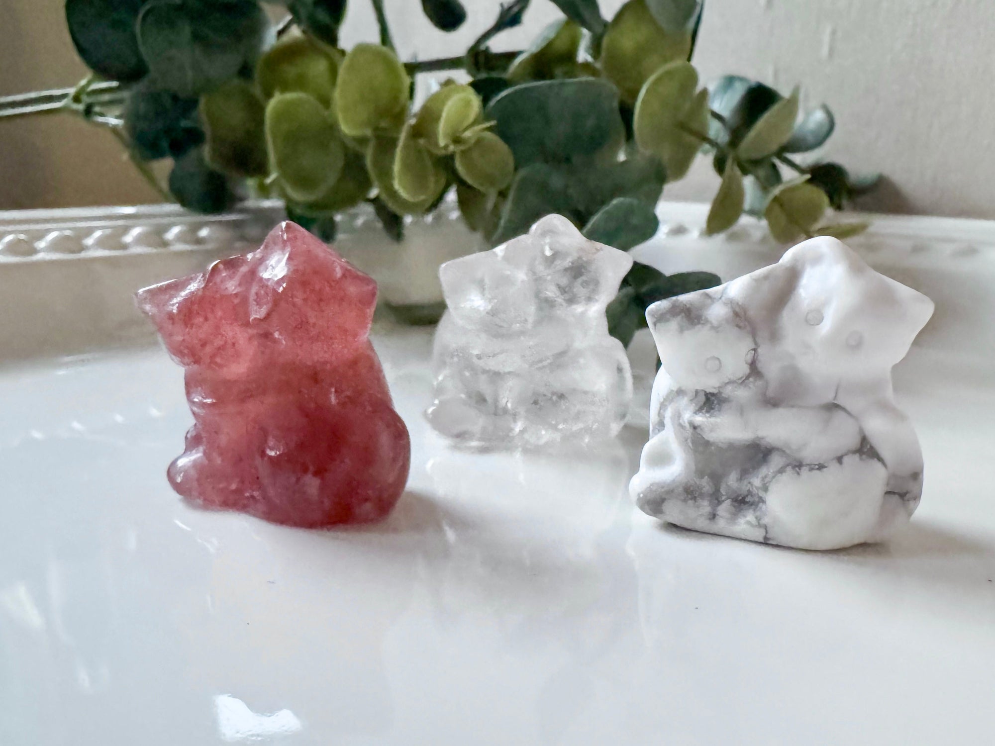 Mini Cuddling Cats Crystal Carving