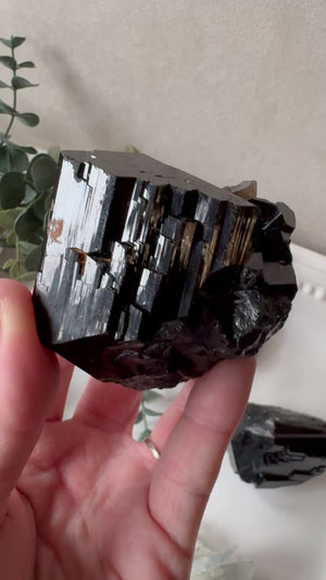 Black Tourmaline || Erongo Mountain, Namibia